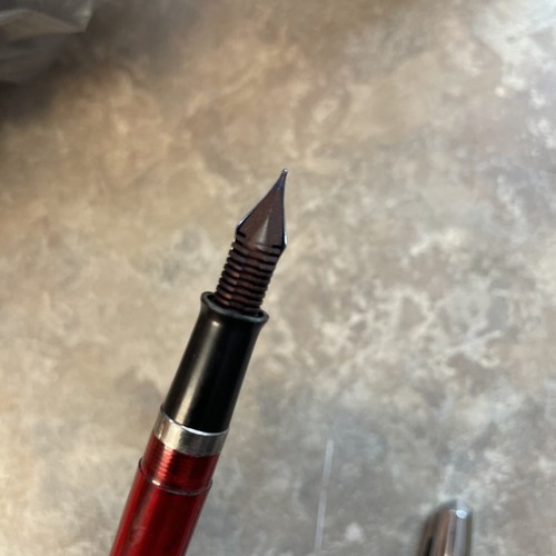 Sheaffer School rosso trasparente con penna stilografica con cappuccio cromato punta fine anni '60 - Foto 7 di 13