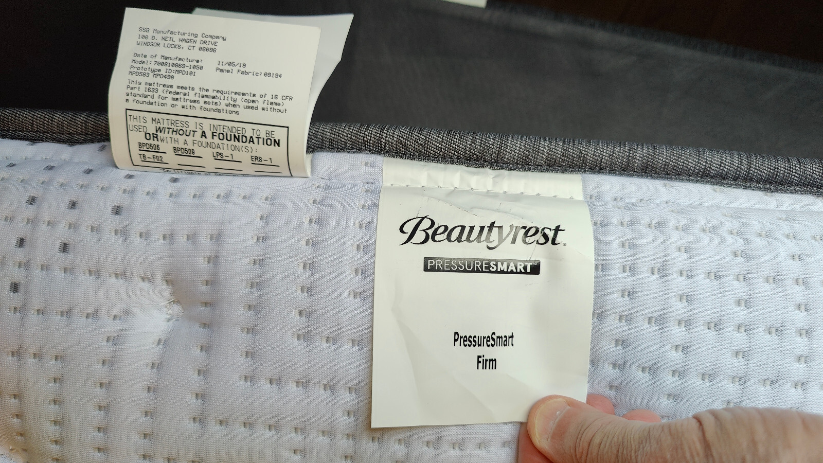 Beautyrest pressuresmart firm mattress with box spring & frame (2019