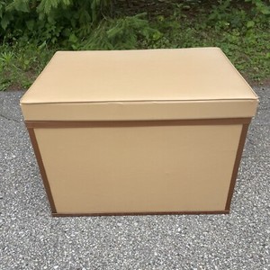 Vintage Pennant Corp Tan Vinyl Copper Toy Towel Storage Chest Bench Ottoman