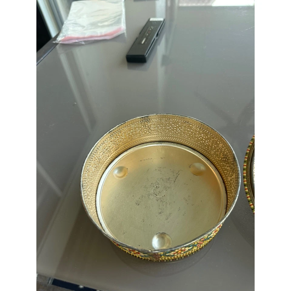 Caja de hojalata vintage decorativa hecha en Holanda rosas rojas diseño floral redonda en muy buen estado Foto 4 de 4