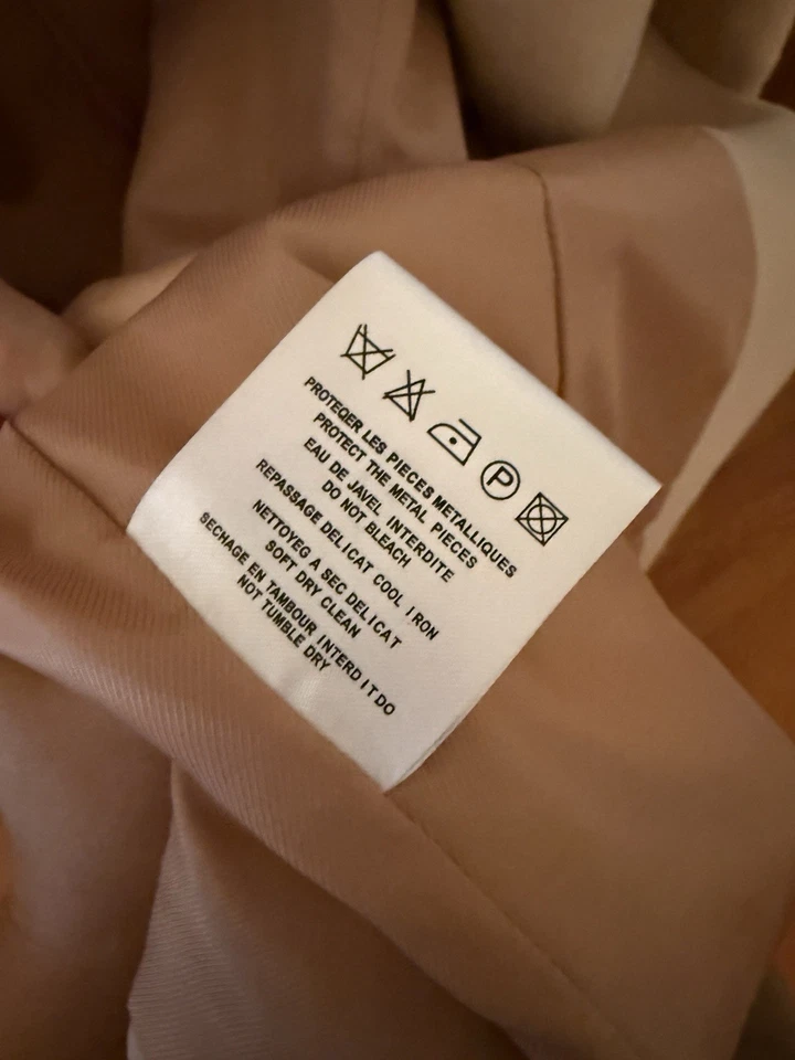 Gorgeous Balmain Double Breasted Blazer in Beige, Size 38 FR/ US M (Pre-Owned) - Image 4 of 4