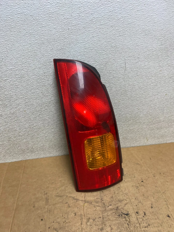 Luz trasera lateral izquierda Nissan Quest 1999 a 2000 OEM T3644 DW Foto 3 de 4