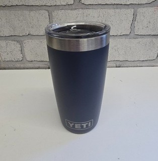 BNWOT YETI Rambler Tumbler 20oz Blue with Magslider Lid CG C94