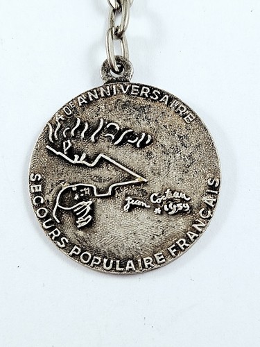 PORTE-CLÉS - SECOURS POPULAIRE de FRANCAIS - JEAN COCTEAU 1959 - Métal Vintage