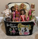 Lot of vintage Barbie Dolls, Skipper, Ken, Midge Barbie + case, clothing