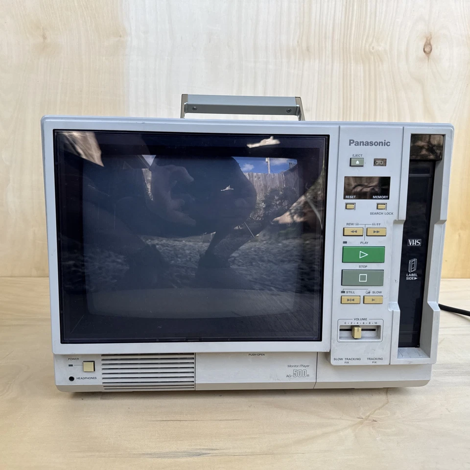 Monitor/reproductor VHS Panasonic AG-500R 1988 vintage - para piezas no funciona Foto 3 de 4