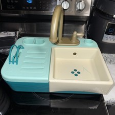B. toys Kitchen Sink Play Set - Splash-n-Scrub Sink