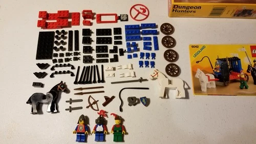 LEGO Castle: Dungeon Hunters (6042) 100% complete with box and instructions