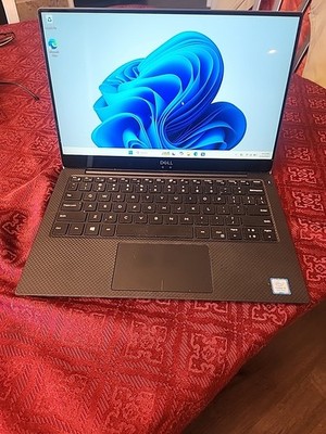 Dell XPS 13 9370 (i5-8250U, 1.6 GHz,8GB,256GB, WIN 11 Home + Charger