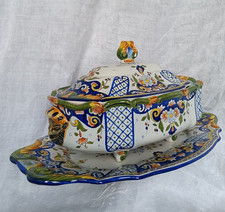 Grande soupière sur plateau