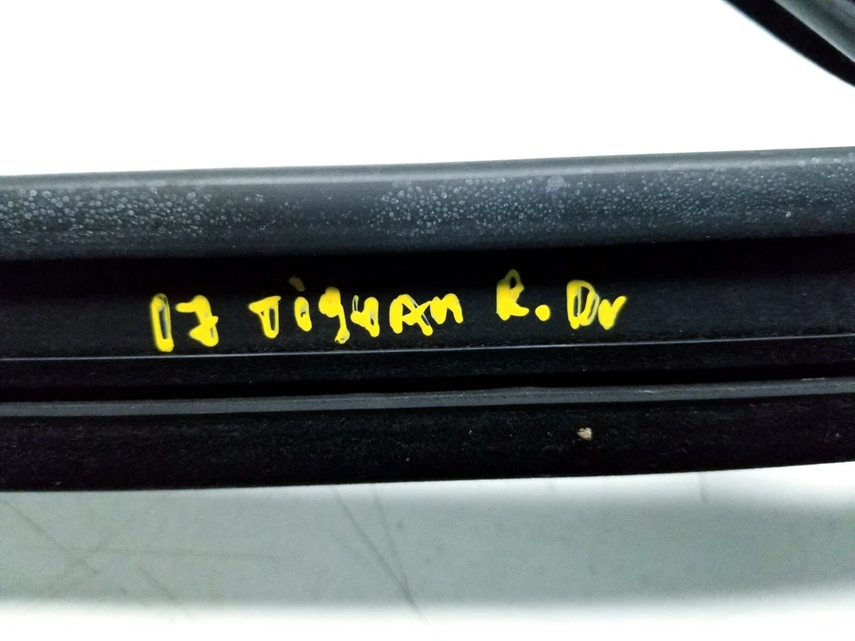 09 11 12 13 14 15 16 17 VW TIGUAN REAR LEFT DRIVER WINDOW WEATHERSTRIP SEAL OEM - Image 3 of 4
