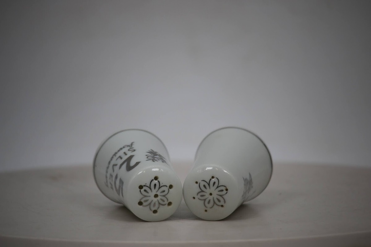 saltページ 25th Silver Anniversary Salt and Pepper Shakers Made in