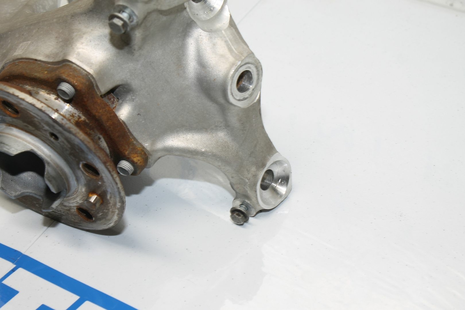 2021 BMW M4 COMPETITION G82 LH DRIVERS FRONT HUB KNUCKLE SPINDLE 