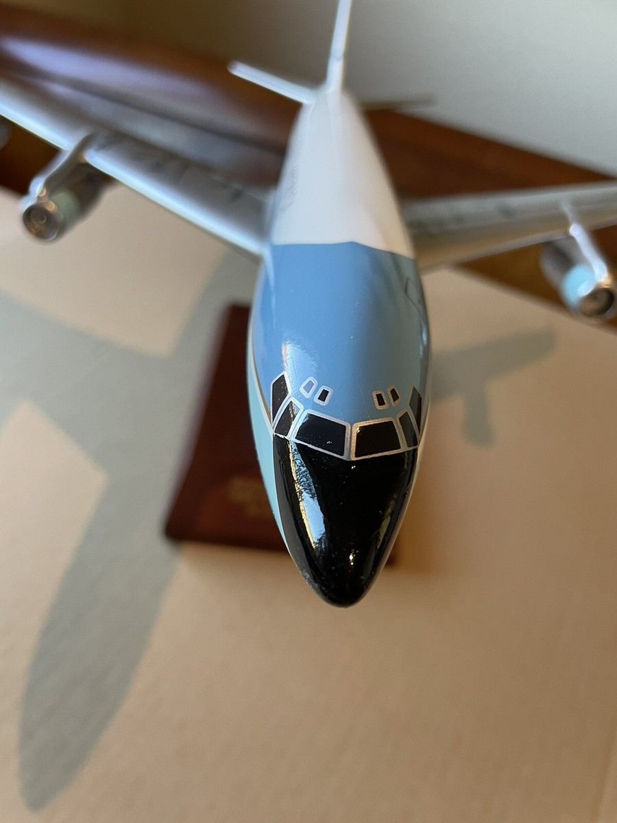 1/100 B-707 Air Force One Desk Model Signed by 17th Chief of 1/100 B-707 Air Force One Desk Model Signed by 17th Chief of