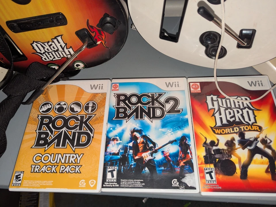 WII Rock Band/Guitar Hero Videojuego Paquete Batería Palos Guitarras - Probado  Foto 2 de 4