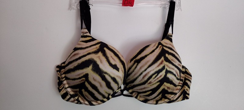 Victoria's Secret Miraculous Plunge Bra Animal print MULTICOLOR  34B UNDERWIRE C