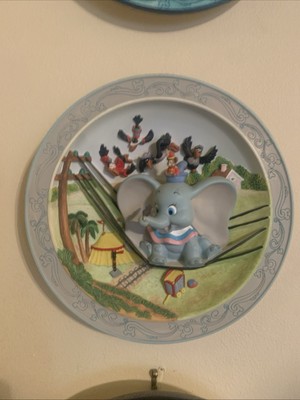 Disney s Animated Classics 3-D Dumbo Collectors Plate ￼