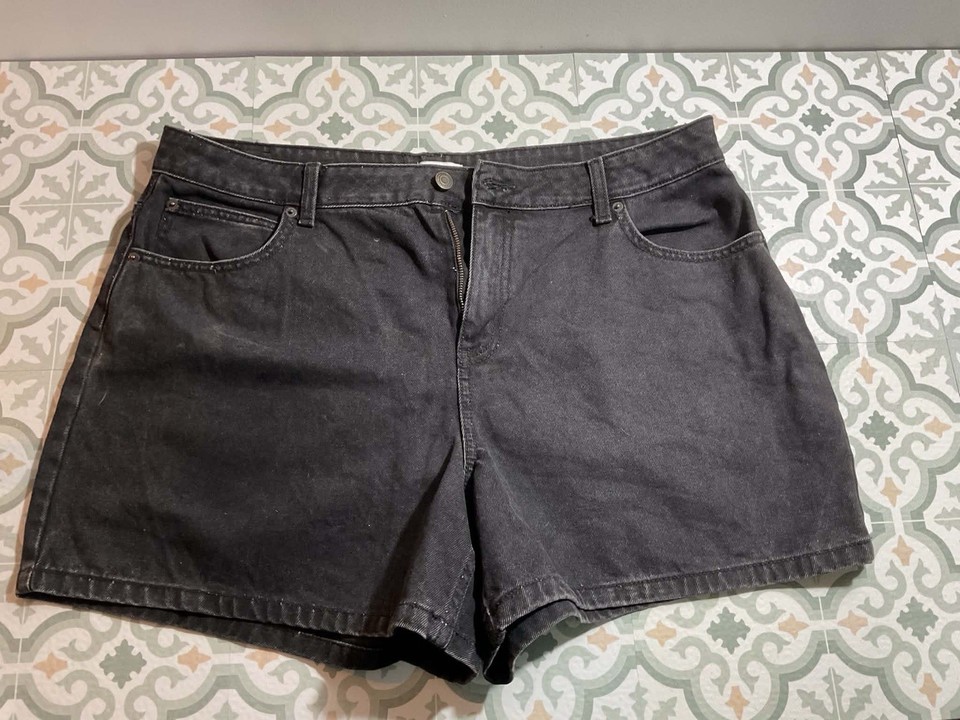 GRAB Denim Women's Size 16 Black Denim Shorts Regular Fit Flat Front 5-Pocket
