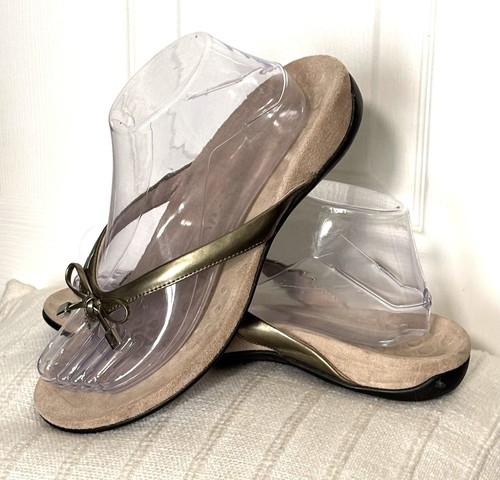 VIONIC Flip Flops Womens Sz 8 Sandals Slip On Tan Cork Bella Bow Comfort Shoes