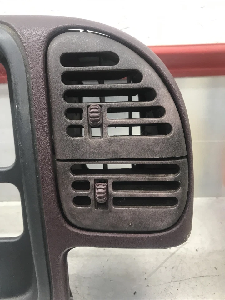 1995-1999 CHEVY SUBURBAN TAHOE YUKON DASH SPEEDOMETER RADIO BEZEL RED OEM - Image 4 of 4