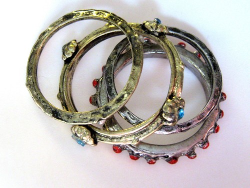 Vintage Design Antiqued Rhinestone Stacked Ring Set Hammered Gold & Silvertone - Picture 9 of 12