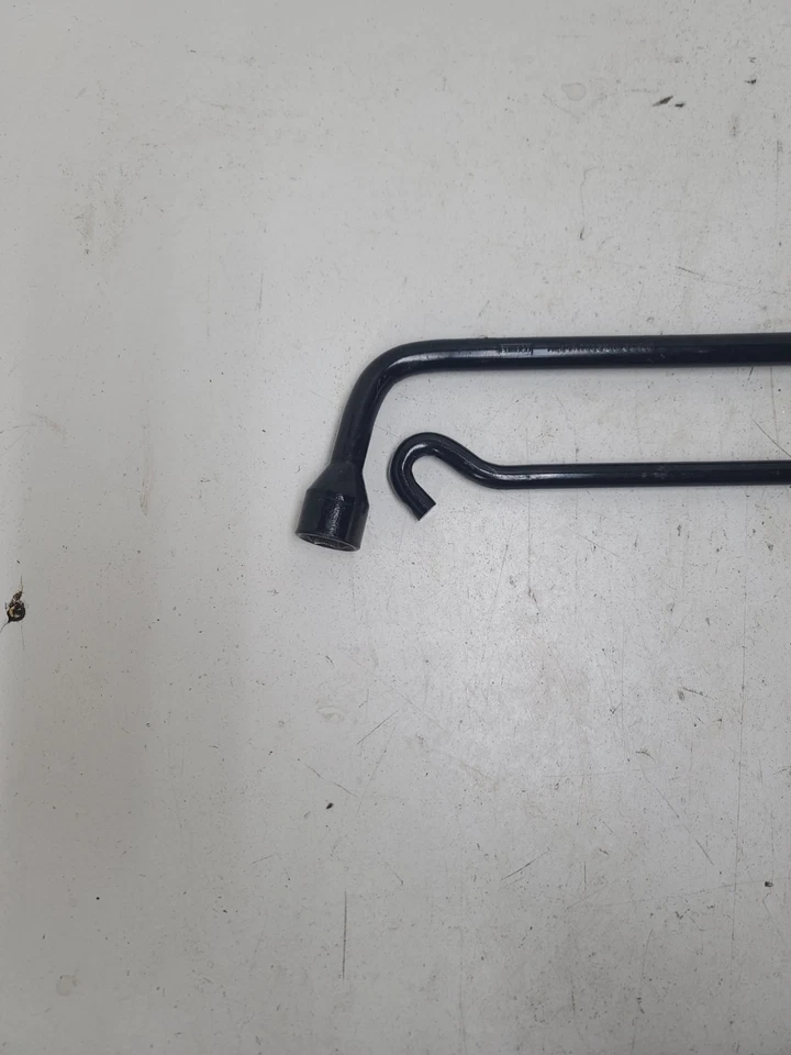 2007-2017 Ford Expedition Spare Tire Jack Tools Kit Assembly OEM - Image 2 of 4