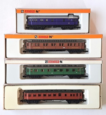 Arnold 4 x Schnellzugwagen der DRG, 4-achsig, N 3302, N 3361, N 3390, N 0337