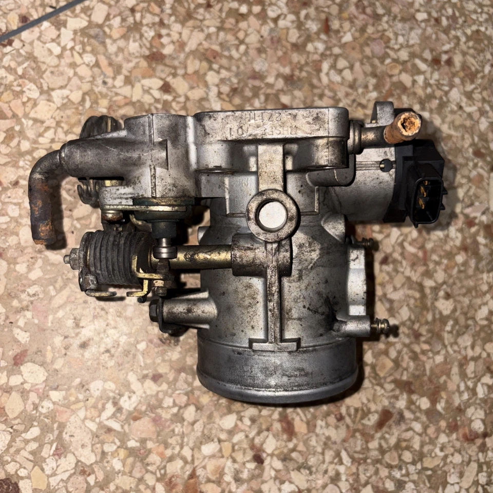 2003 SUZUKI AERIO INTAKE THROTTLE BODY & TPS SENSOR - Image 4 of 4