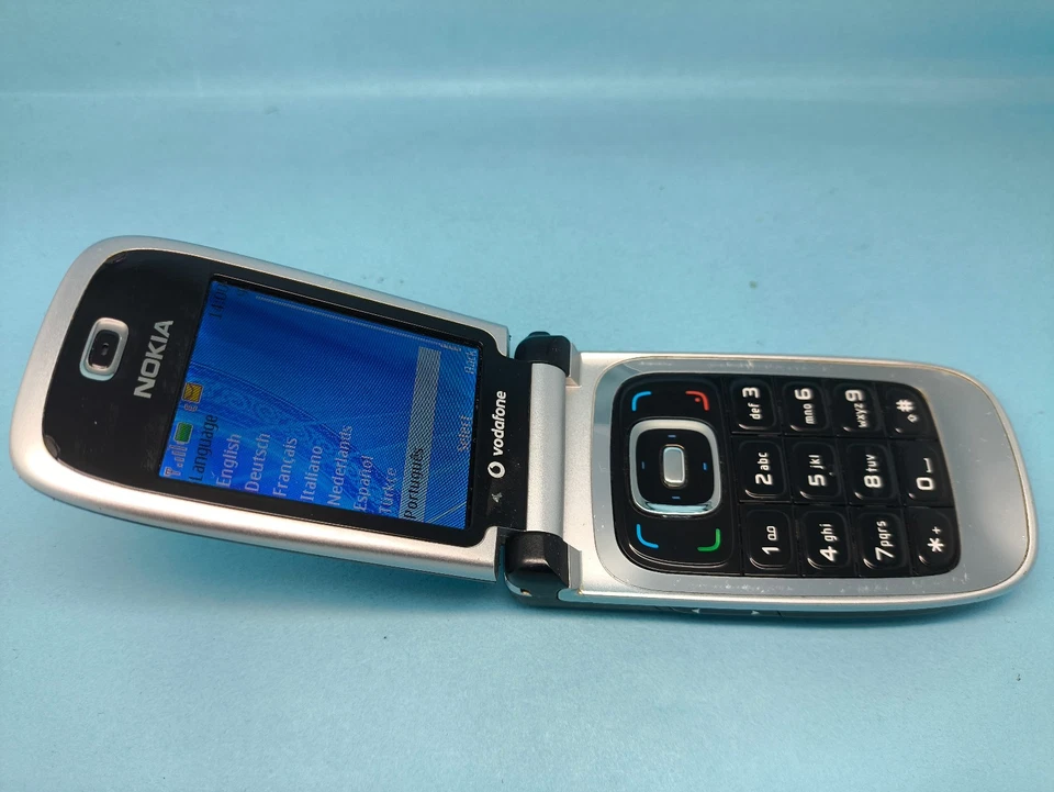 Nokia 6131 Unlocked Mobile Flip Phone - Image 3 of 4