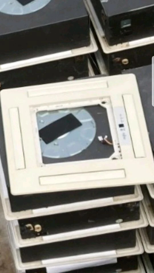 Fujitsu Klimaanlage 3 Außengeräte 60 Innengeräte Kassetten 2400qm - Bild 4 von 4