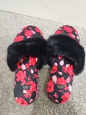 Victoria's Secret Floral Print Fuzzy Cozy Slippers Size Medium