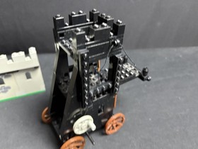 Lego 6061 Siege Tower Castle &rarr; Crusaders Lion Knights Knights Knights from 1984 P2