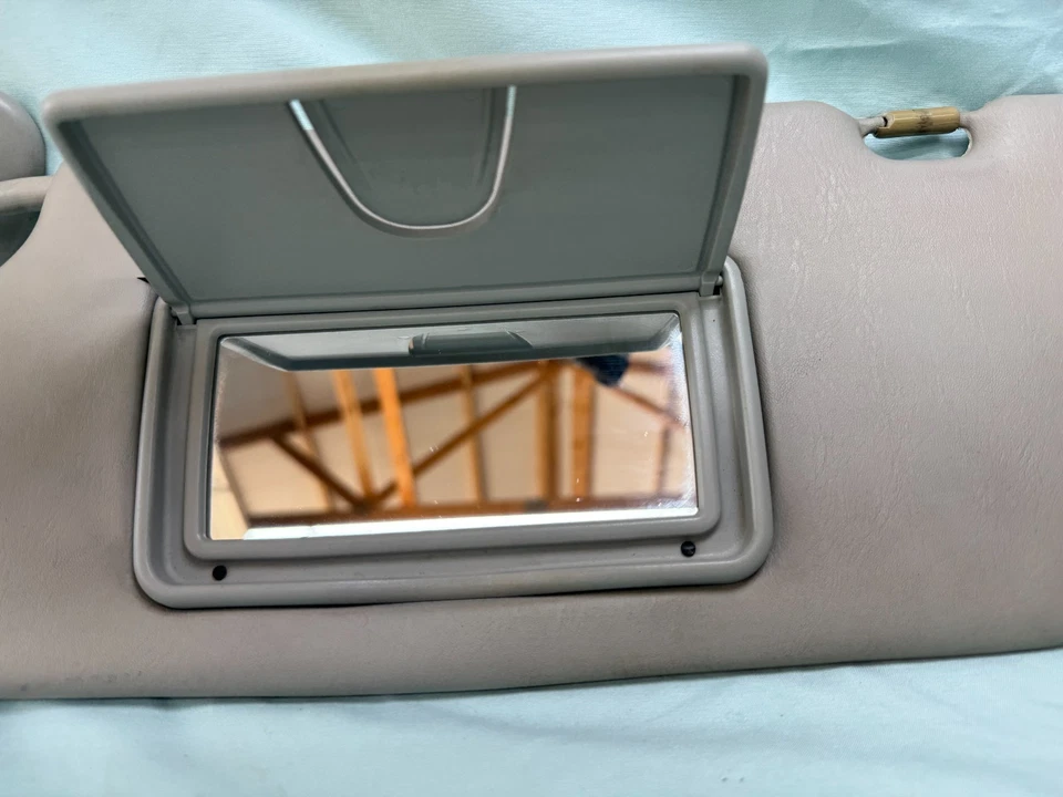 Juego de pares de parasoles gris para conductor y pasajero Chevy Tracker Grand Vitara 1999-2004 Foto 4 de 4