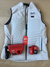 Milwaukee Women's MEDIUM M12 Axis Gray Heated Vest Kit F300G-21M 