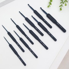 Crochet Hook Set 9Pcs Ergonomic Soft Grip Handle Knitting Needles Kit 2.0-6.0mm
