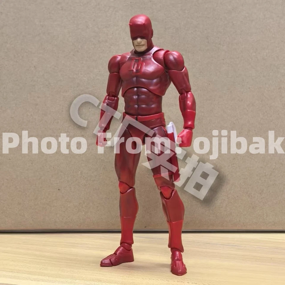 En stock CT Toys MAFEX Nº223 Daredevil versión cómic Figura de acción 6 pulgadas nueva en caja Foto 4 de 4