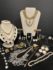 Large VINTAGE Jewelry LOT All Wearable Signed/unsigned Watch Pearls Brooches 