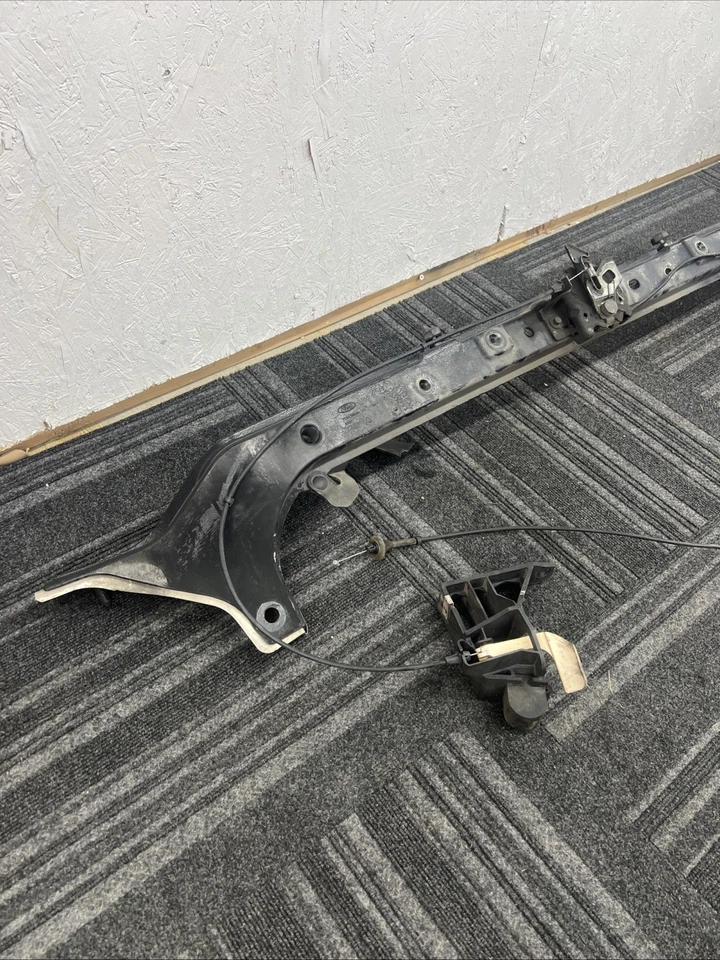 Soporte de radiador barra de amarre superior Ford F-250/F-350 Super Duty 2008-2010... Foto 2 de 4