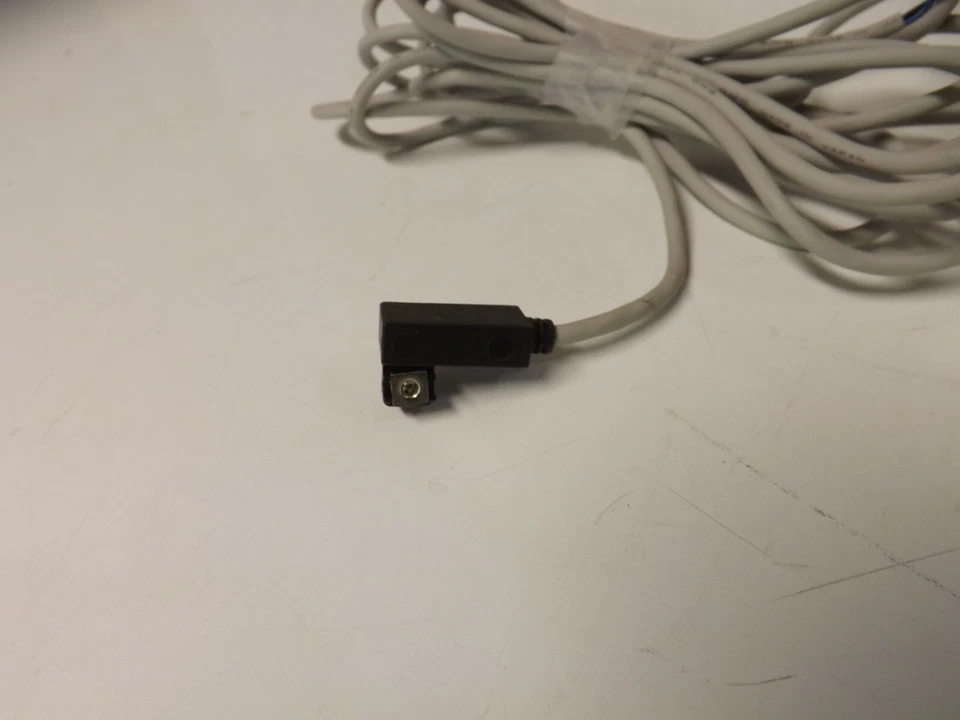 SMC D-F79 Solid State Auto Switch Sensor NPN 24VDC, 3-Wire, 3m Long - Image 3 of 4