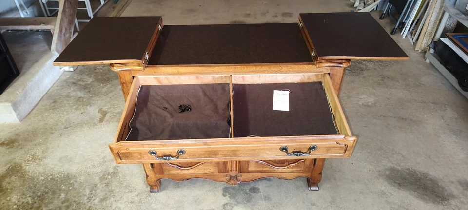 ETHAN ALLEN Country Servidor Buffet Francés 40"L/56"L con Aparadores desplegados Foto 3 de 4