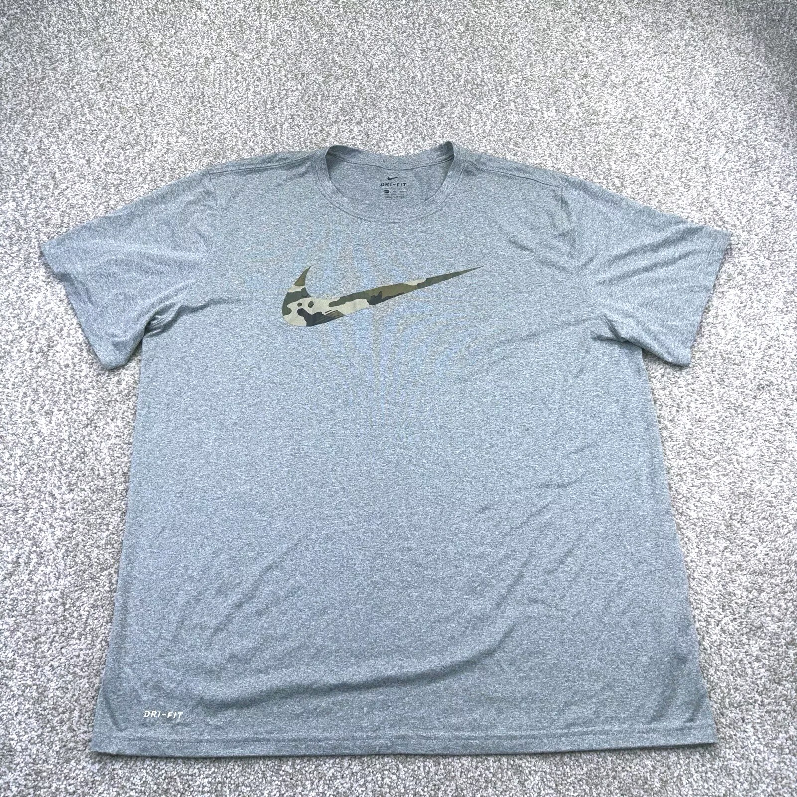 Nike Dri Fit T Shirt Mens XXL Gray Camo Center Swoosh Short Sleeve 923500-063