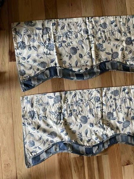 "Lote 2 cenefas WAVERLY Williamsburg florales/rayas porcelana azul 78"" x 17""" Foto 3 de 4