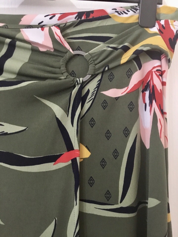 Ladies Size 18 Skirt, Bon Marche, Tropical Floral Wrap Over Skirt, Worn