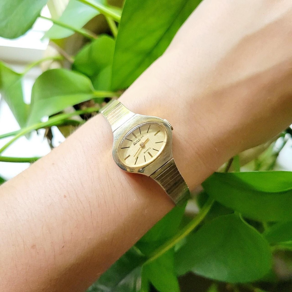 Vintage Armitron Quartz Classic Retro Gold Watch | eBay display picture 2