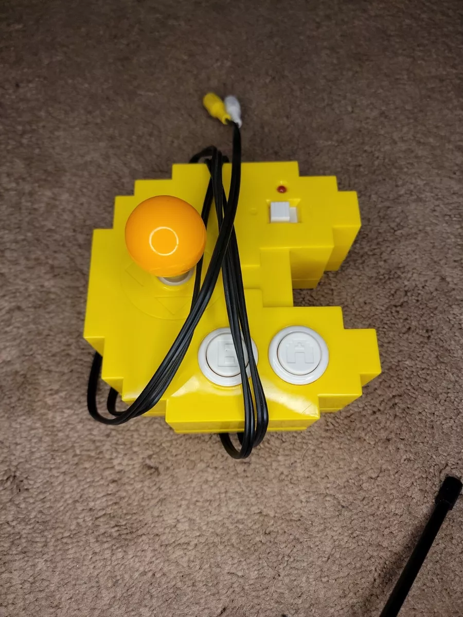 Bandai Americia 38886 Pac Man Connect and Play Joystick 12