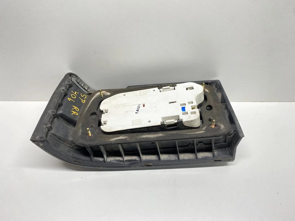 MAZDA 626 1990-1991 LUZ TRASERA DERECHA LÁMPARA TRASERA OEM, 166-58504 Foto 3 de 4