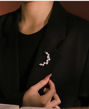 Women Vintage Luxury Freshwater Pearl Statement Pin Sweater Brooch Accessory