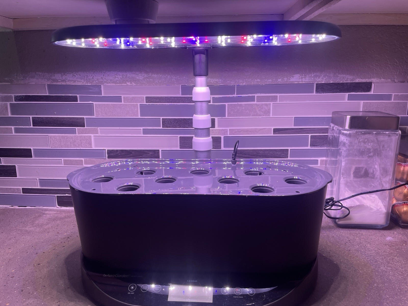 BRAND NEW AeroGarden Harvest 9  Pods Indoor Home Garden Syst