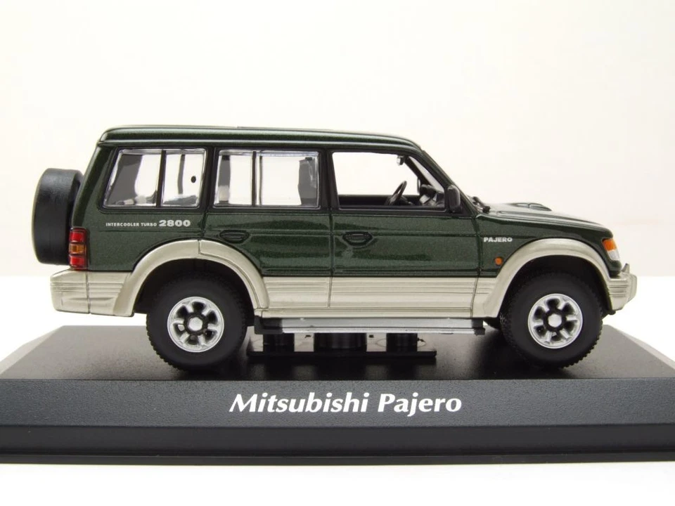 Mitsubishi Pajero Lwb 1991 Verde Metallico Modellino Auto 1:43 Maxichamps - Immagine 4 di 4