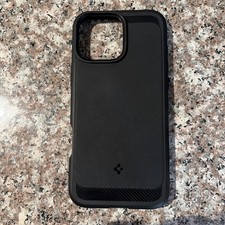 Spigen Rugged Armor MagFit Case Carbon Apple ...